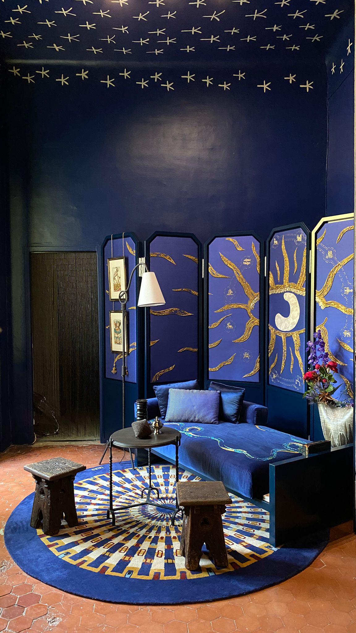 French Geometrical Round Rug
