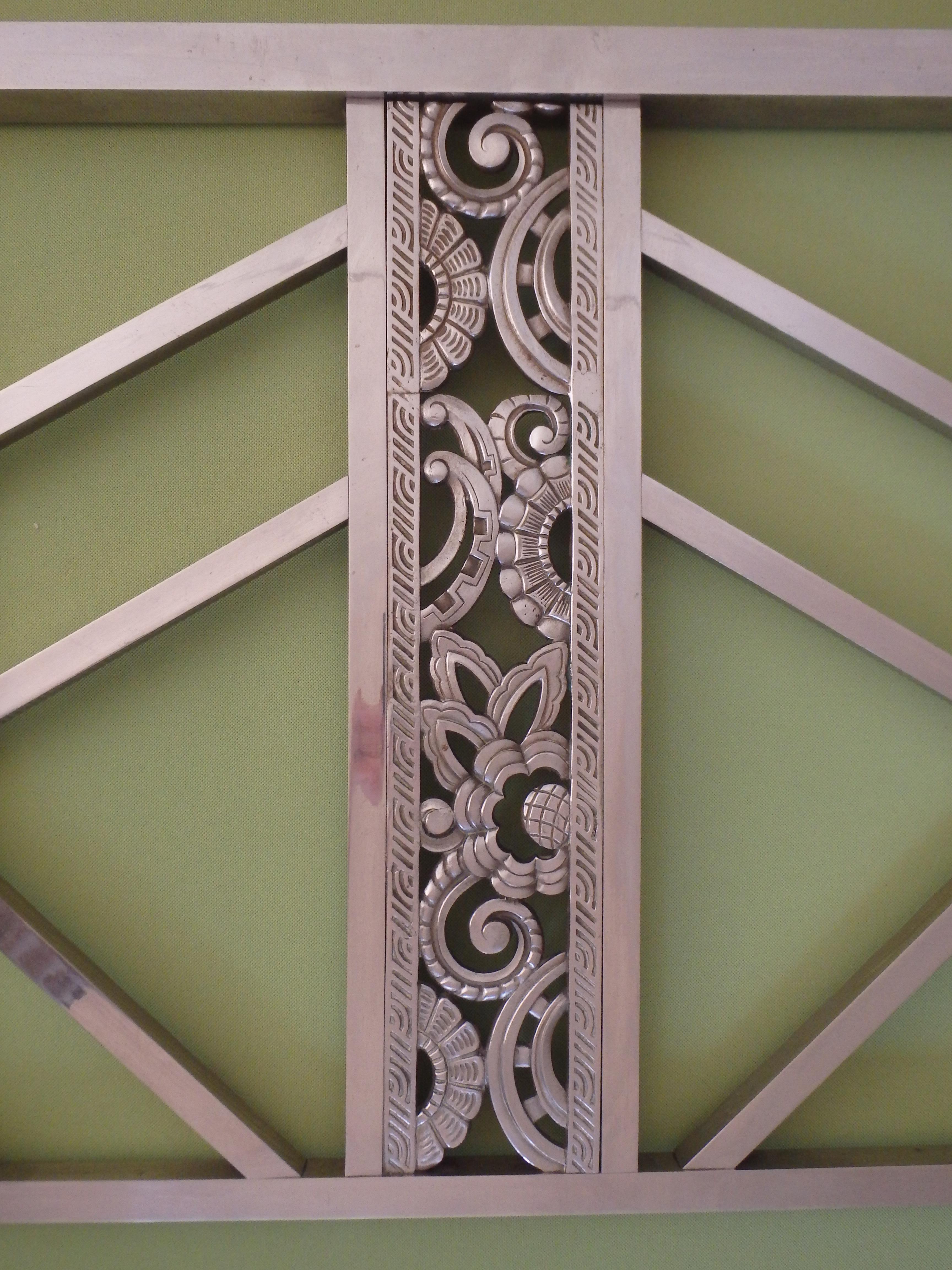 Geometrical spanish Art Deco nickel bed head and foot part with floral ornaments For Sale 8
