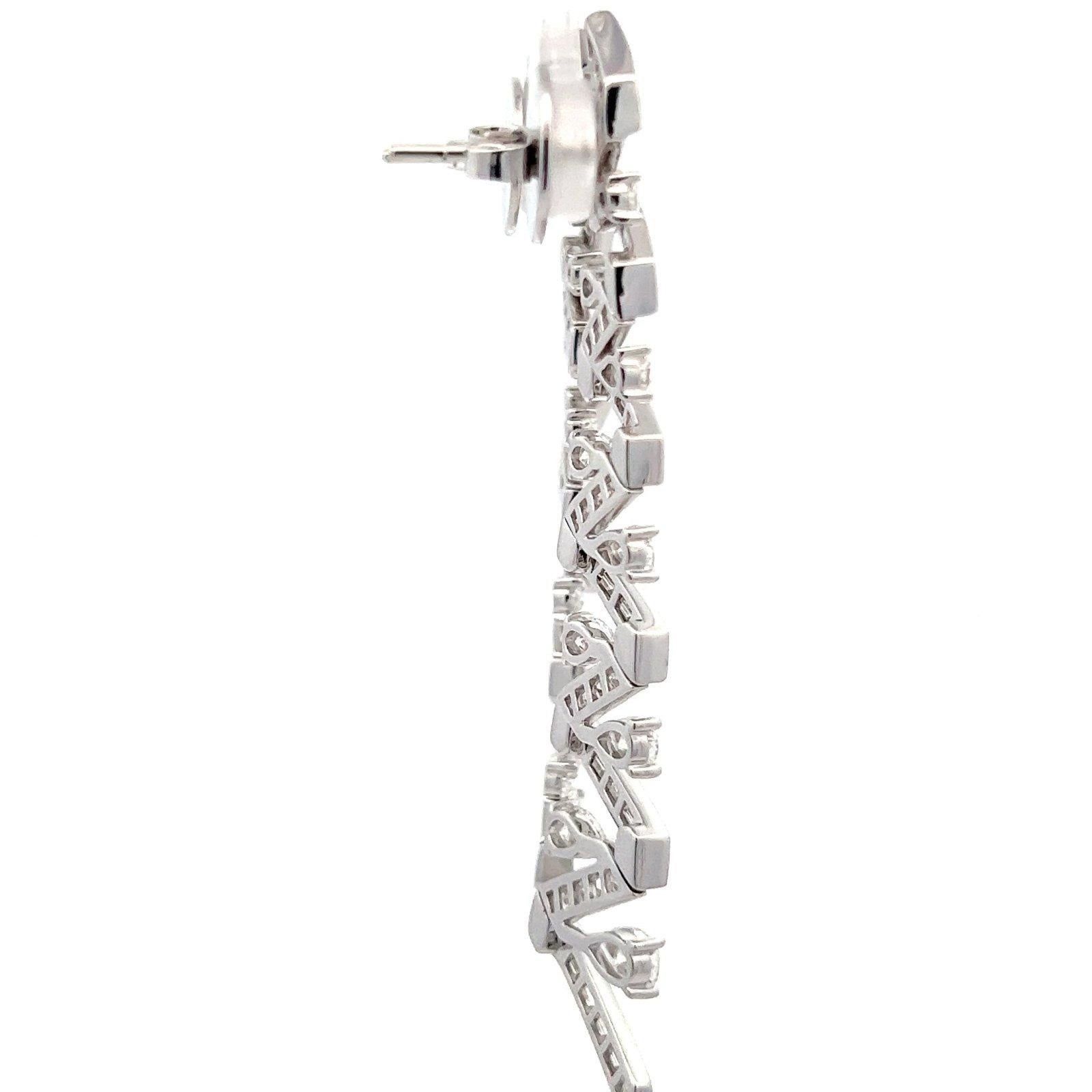 Geometry Diamond 18K White Gold Exclusive Earrings In New Condition For Sale In Genève, GE
