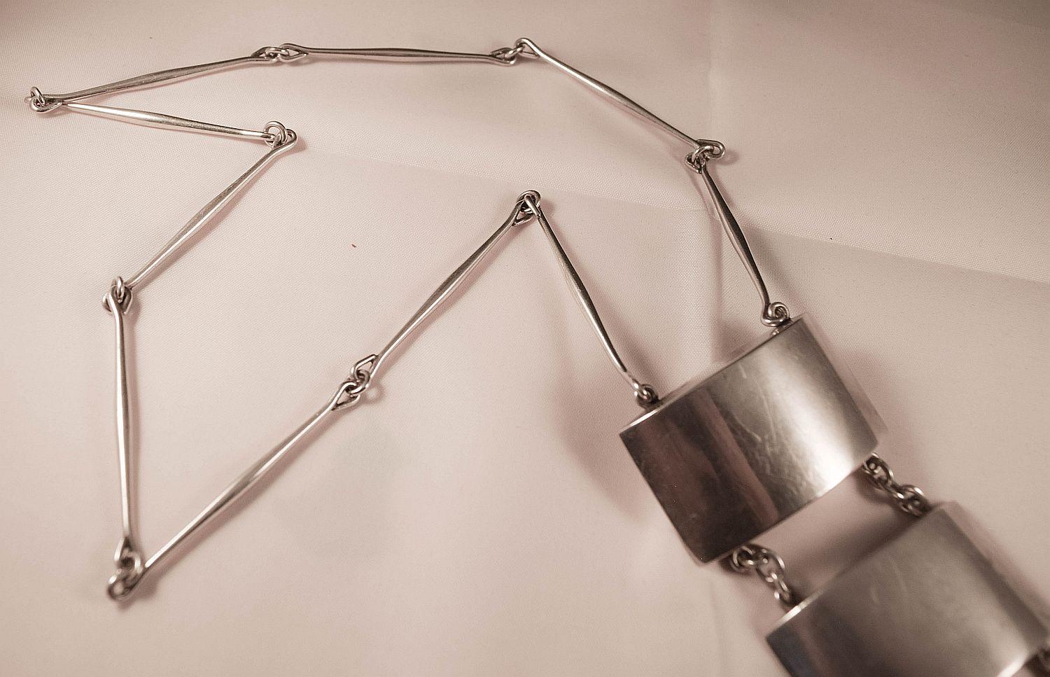 Donna Georg Jansen Rara e bellissima collana vintage modernista di Astrid Fog Silver in vendita