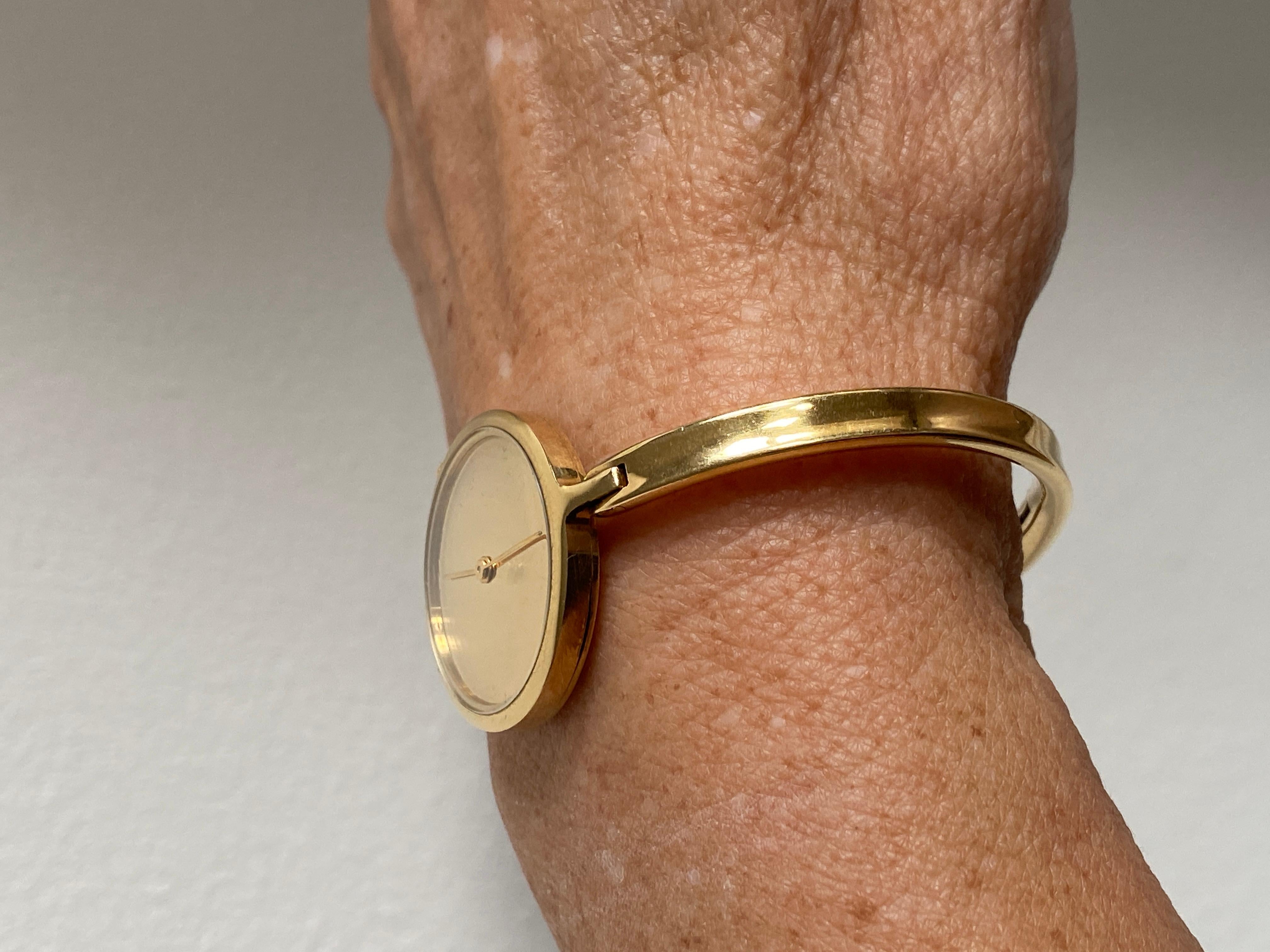 Georg Jensen: 18 Karat Golduhr entworfen von Vivianna Torun im Angebot 3