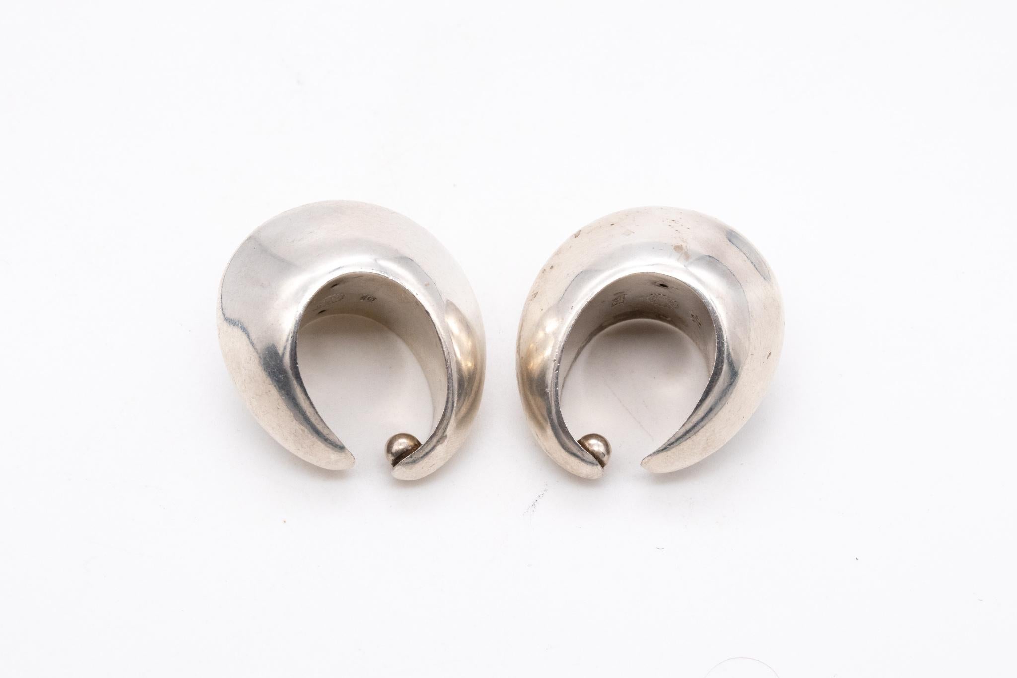 Georg Jensen 1958 Rare Nanna Ditzel Model 126 Hoop Earrings In .925 Sterling  In Excellent Condition For Sale In Miami, FL