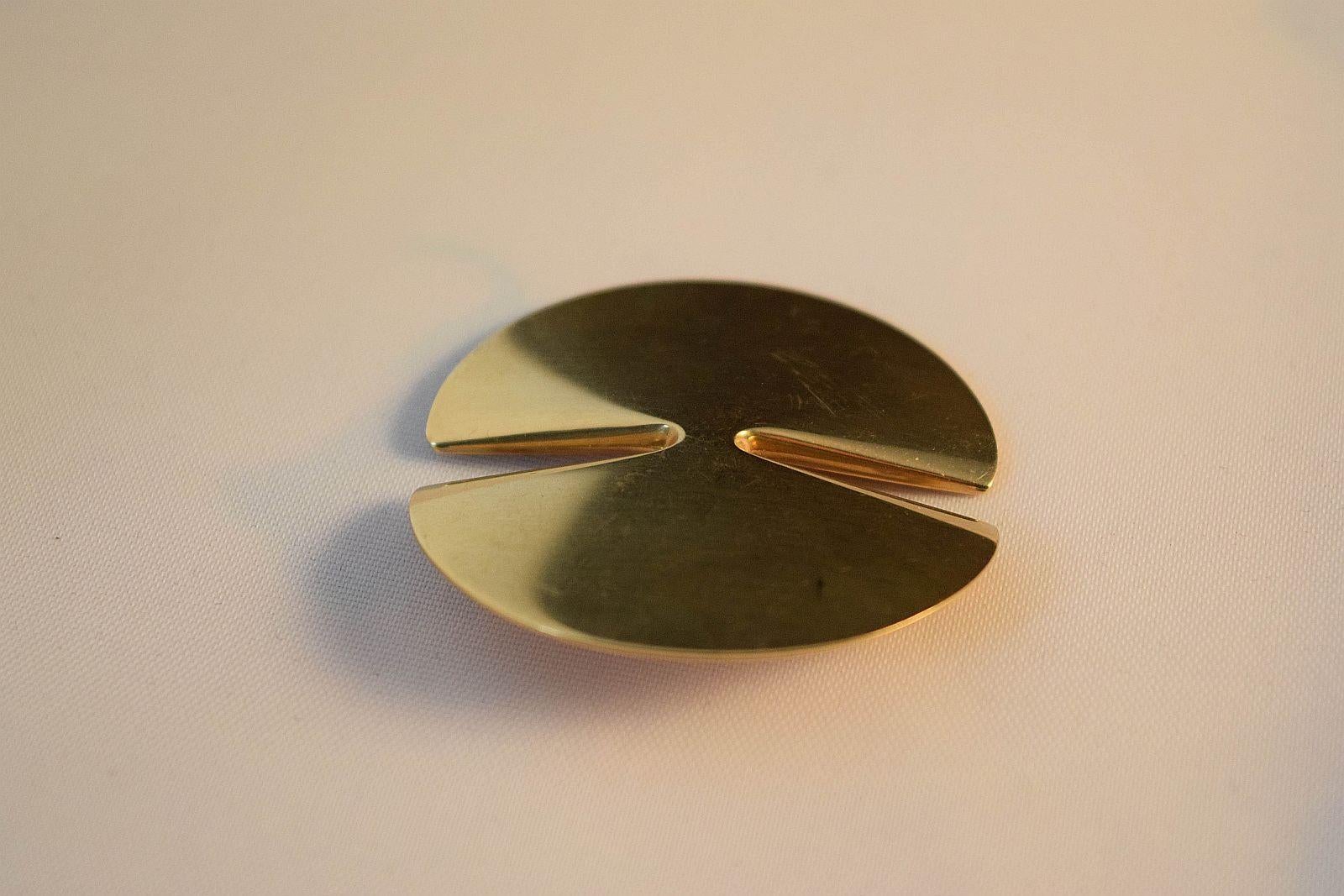 Georg Jensen 1k gold brooch by Nanna Ditzel 13337B In Good Condition For Sale In London, GB