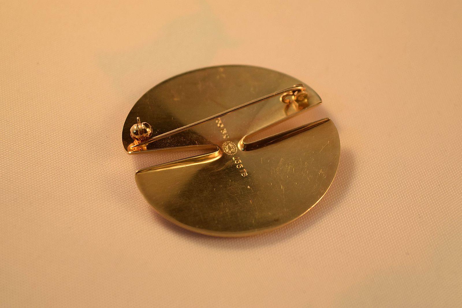 Women's or Men's Georg Jensen 1k gold brooch by Nanna Ditzel 13337B For Sale