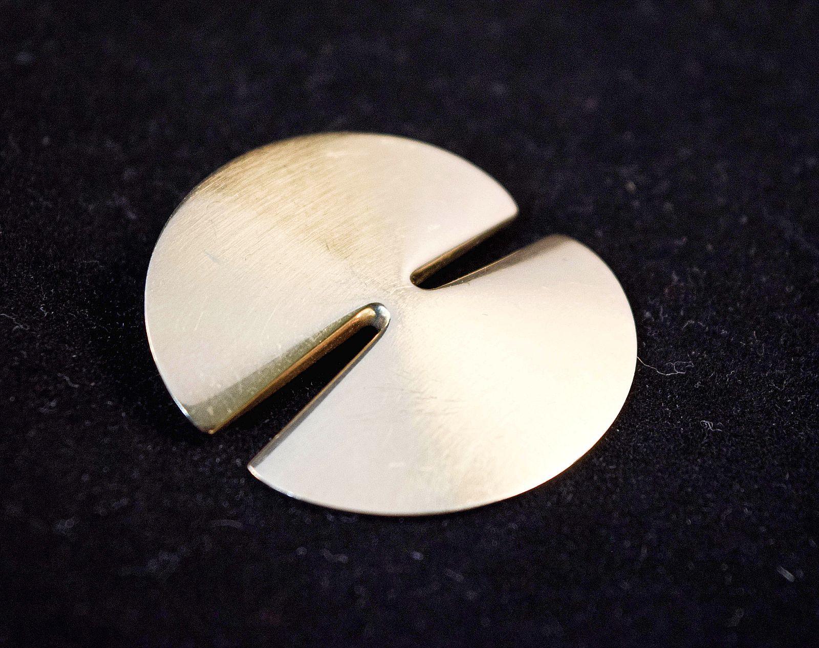Georg Jensen 1k gold brooch by Nanna Ditzel 13337B For Sale 2