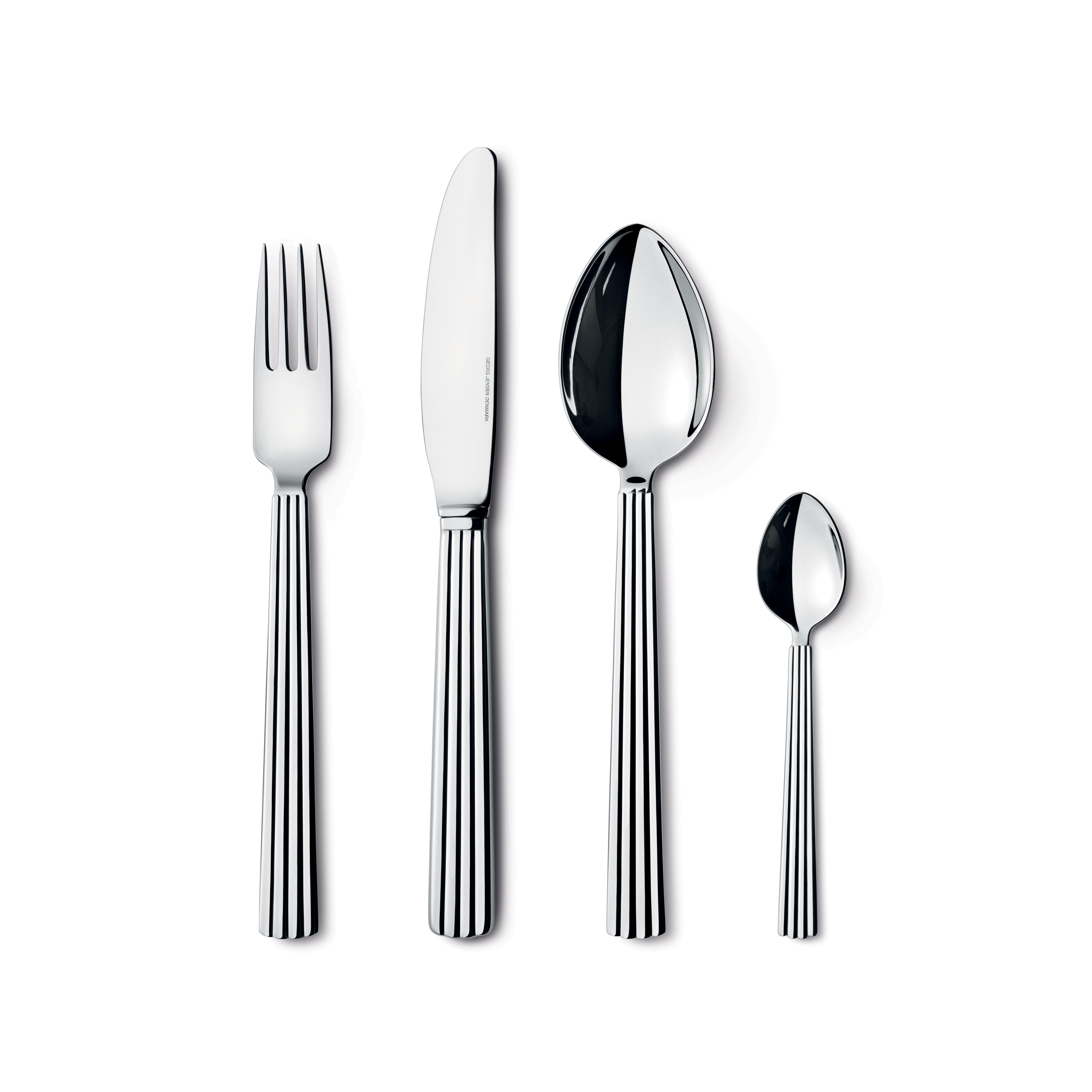Stainless steel mirror cutlery giftbox with a dinner spoon, dinner fork, long grill knife and teaspoon. Classic Scandinavian design at its most elegant and refined, Bernadotte stands the test of time. This beautifully crafted silver and stainless