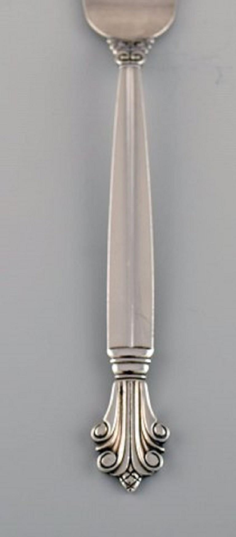 Georg Jensen Acanthus dinner fork in sterling silver. 
11 forks available.
Length: 18.1 cm.
Stamped.
In excellent condition.
Our skilled Georg Jensen silversmith / jeweler can polish all silver and gold so that it appears as new. The price is very