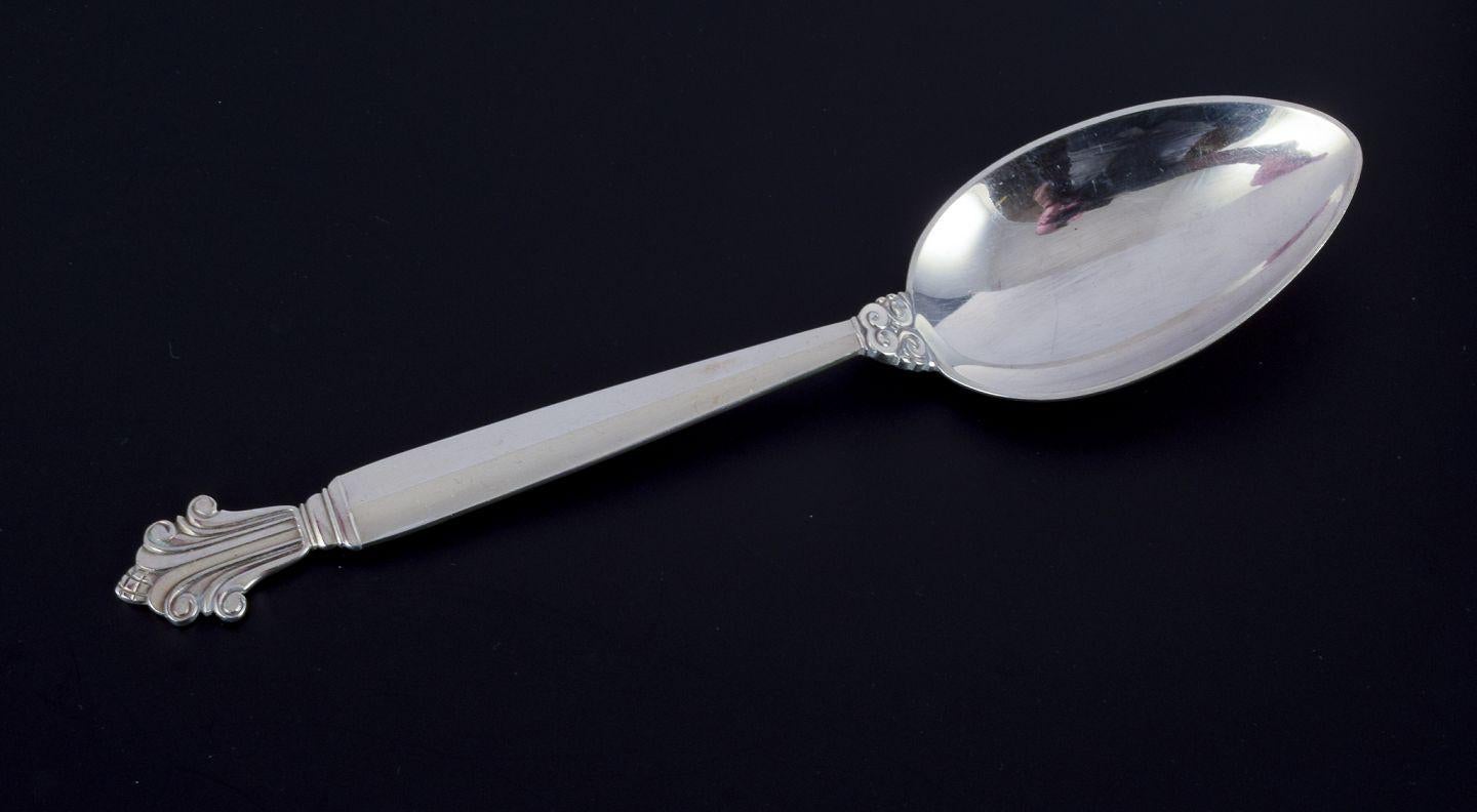 I prodotti usati sono esenti da dazi all'importazione per i clienti statunitensi. 
Pertanto, al tuo acquisto non saranno applicate tariffe di importazione.

Georg Jensen 