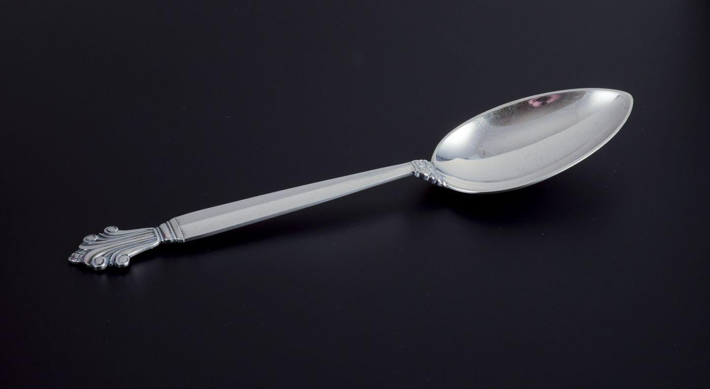 I prodotti usati sono esenti da dazi all'importazione per i clienti statunitensi. 
Pertanto, al tuo acquisto non saranno applicate tariffe di importazione.

Georg Jensen 
