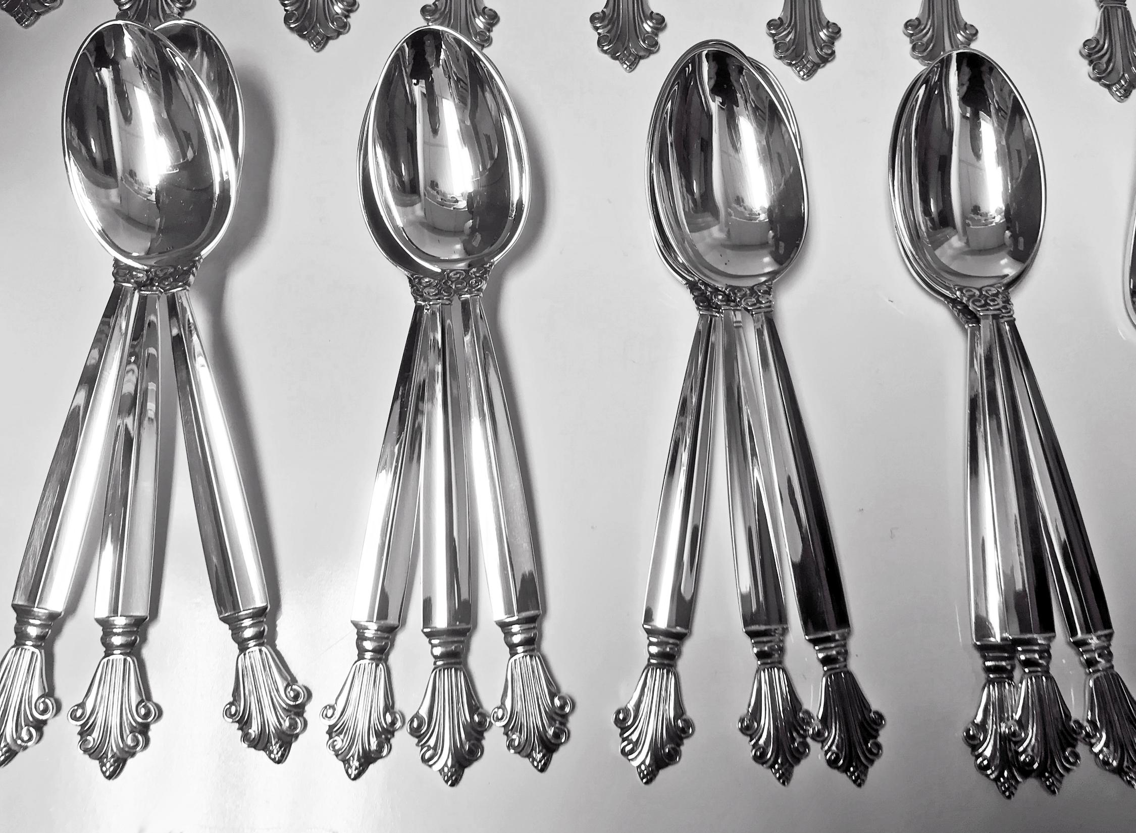 Georg Jensen Acanthus Sterling Silver Flatware Set, 72 Pieces In Good Condition In Toronto, Ontario