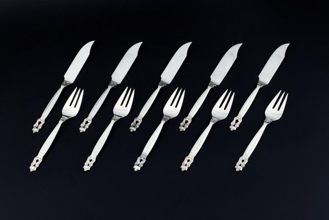 Georg Jensen, Acorn, fish cutlery for five people in sterling silver.
Fish knives and fish forks.
Marked after 1945.
In perfect condition with minimal signs of use.
Knife: L 20.5 cm.
Fork: L 16.5 cm.