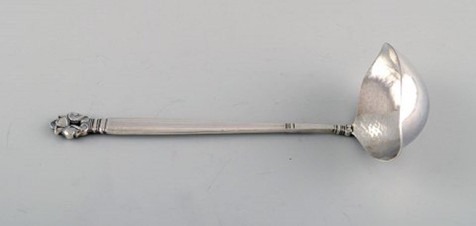 Georg Jensen Acorn sauce spoon in sterling silver.
Measure: Length 20.5 cm.
In very good condition.
Stamped.
