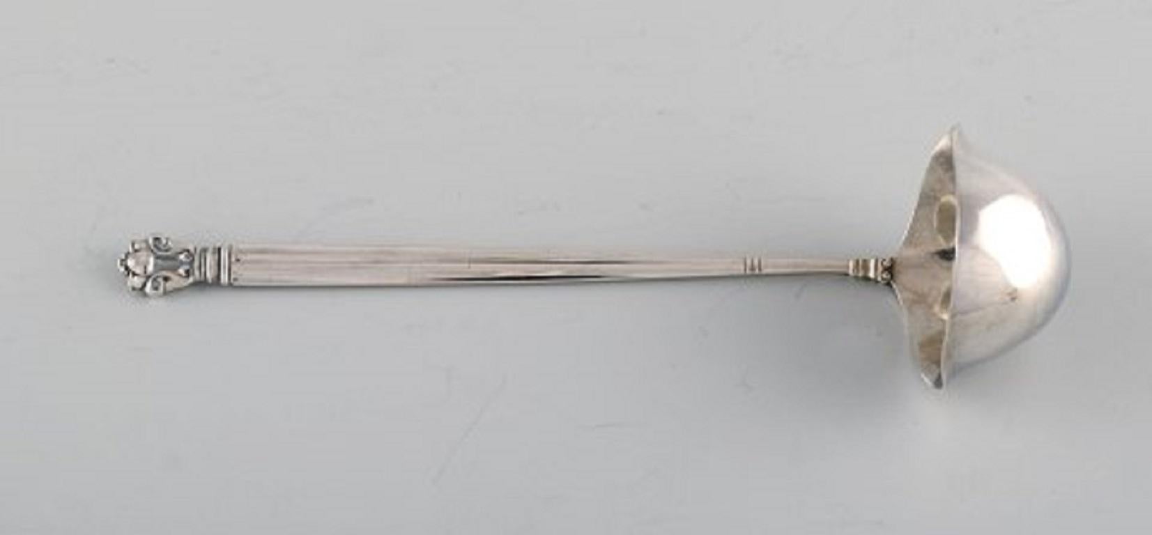 Georg Jensen Acorn sauce spoon in sterling silver.
Measure: Length 17.5 cm.
In very good condition.
Stamped.