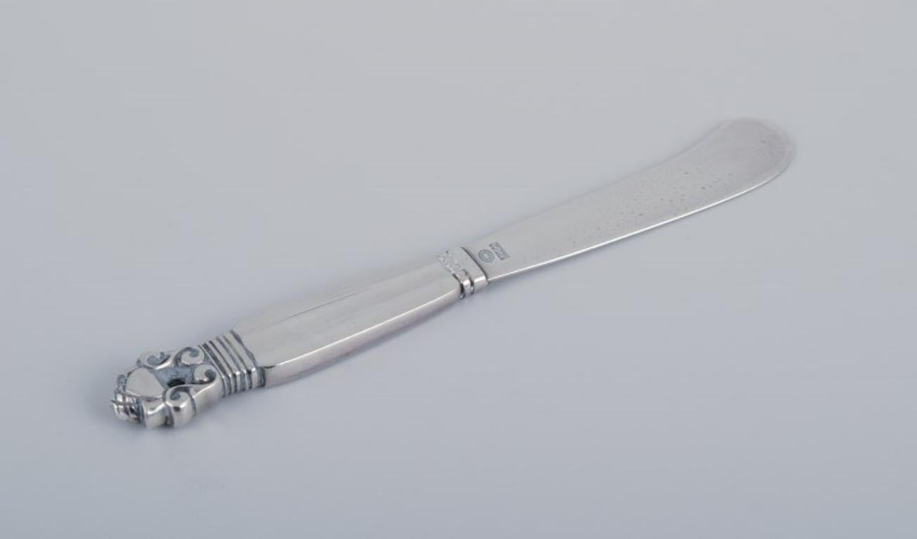 Georg Jensen Acorn, sette coltelli da burro in argento sterling, tutti in argento.
Hallmark: Dopo il 1945.
In ottime condizioni.
Dimensioni: Lunghezza 15,0 cm.