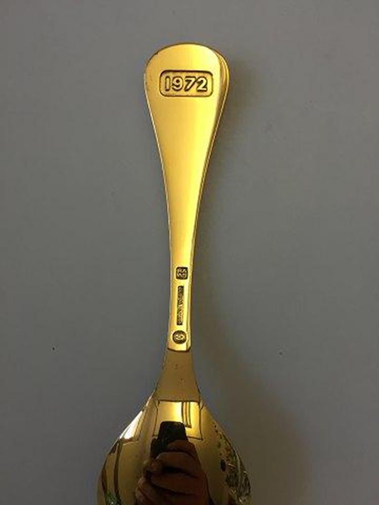 Georg Jensen annual spoon 1972 in gilded Sterling Silver.

Measures 15 cm (5 29/32