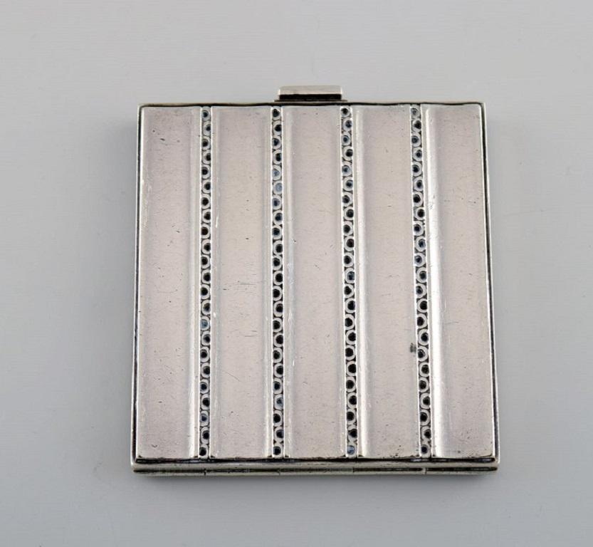 Georg Jensen Art Deco Powder Box in Sterling Silver with Interior Mirror For Sale 1
