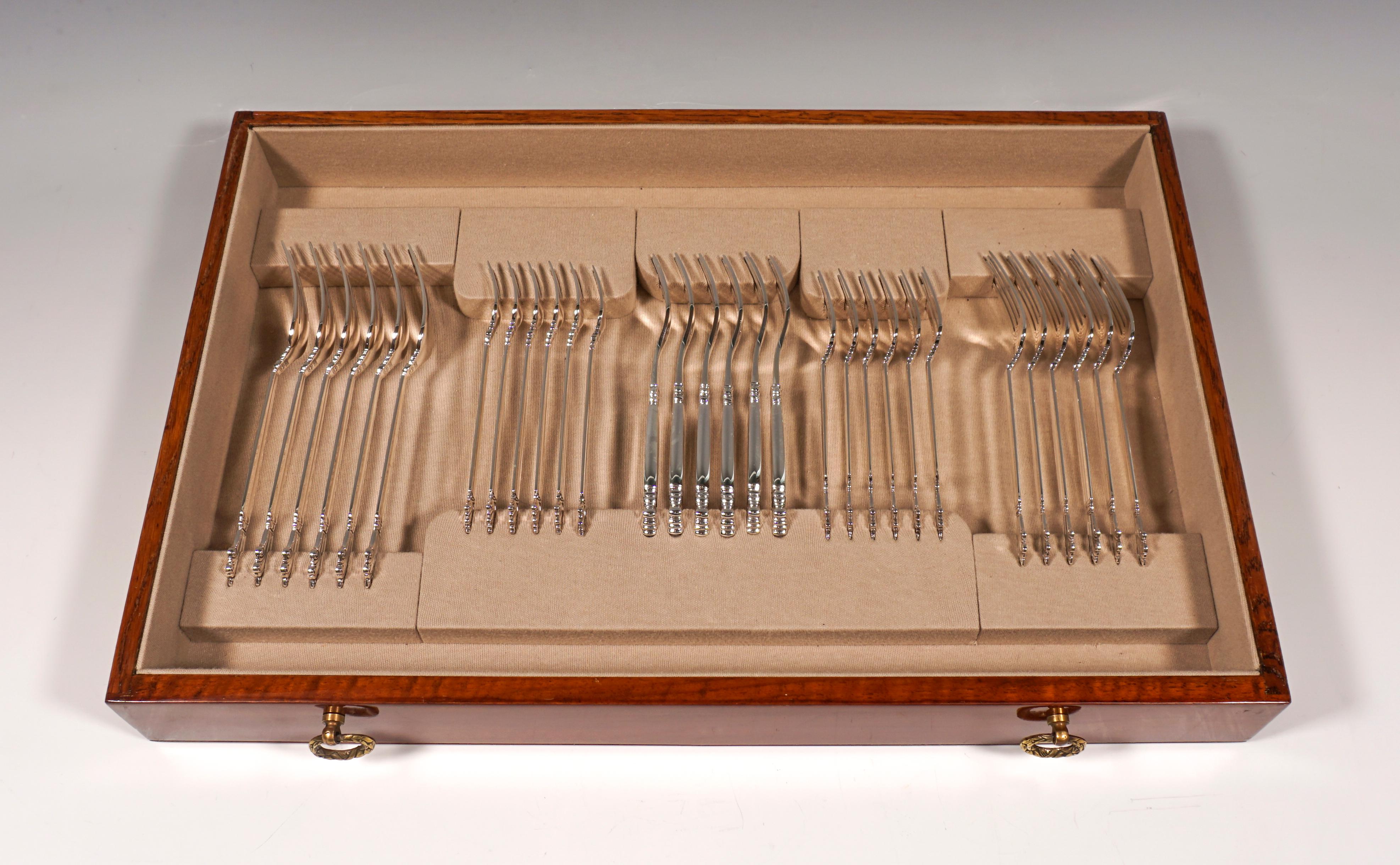 Georg Jensen  Silver Cutlery Set Acanthus in Showcase, Design Johan Rohde c 1945 In Good Condition In Vienna, AT