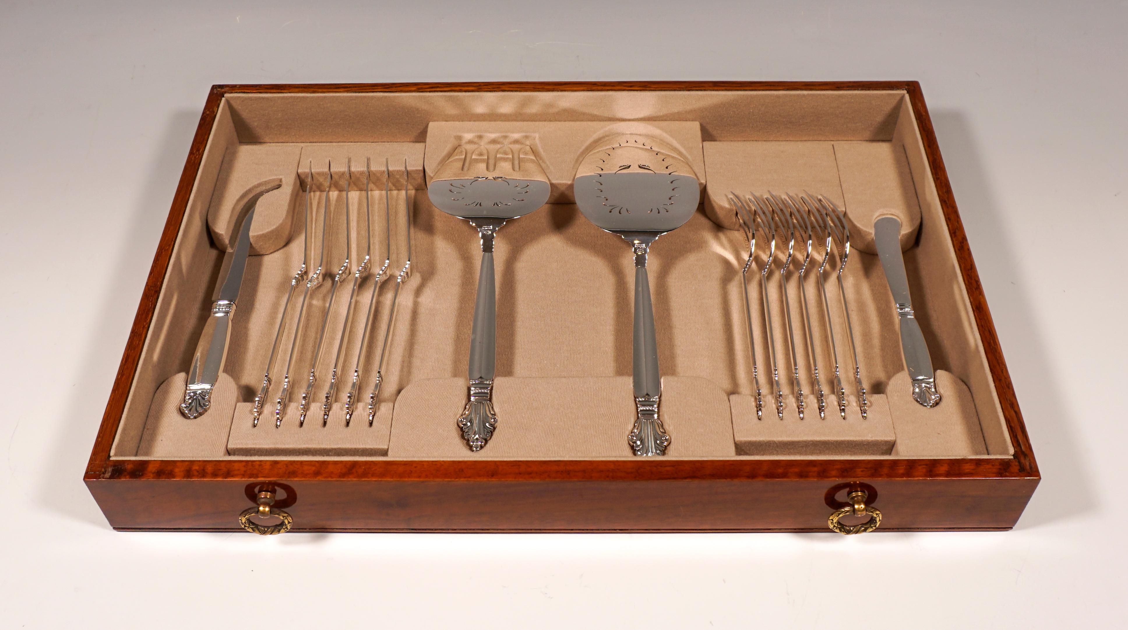 Georg Jensen  Silver Cutlery Set Acanthus in Showcase, Design Johan Rohde c 1945 1