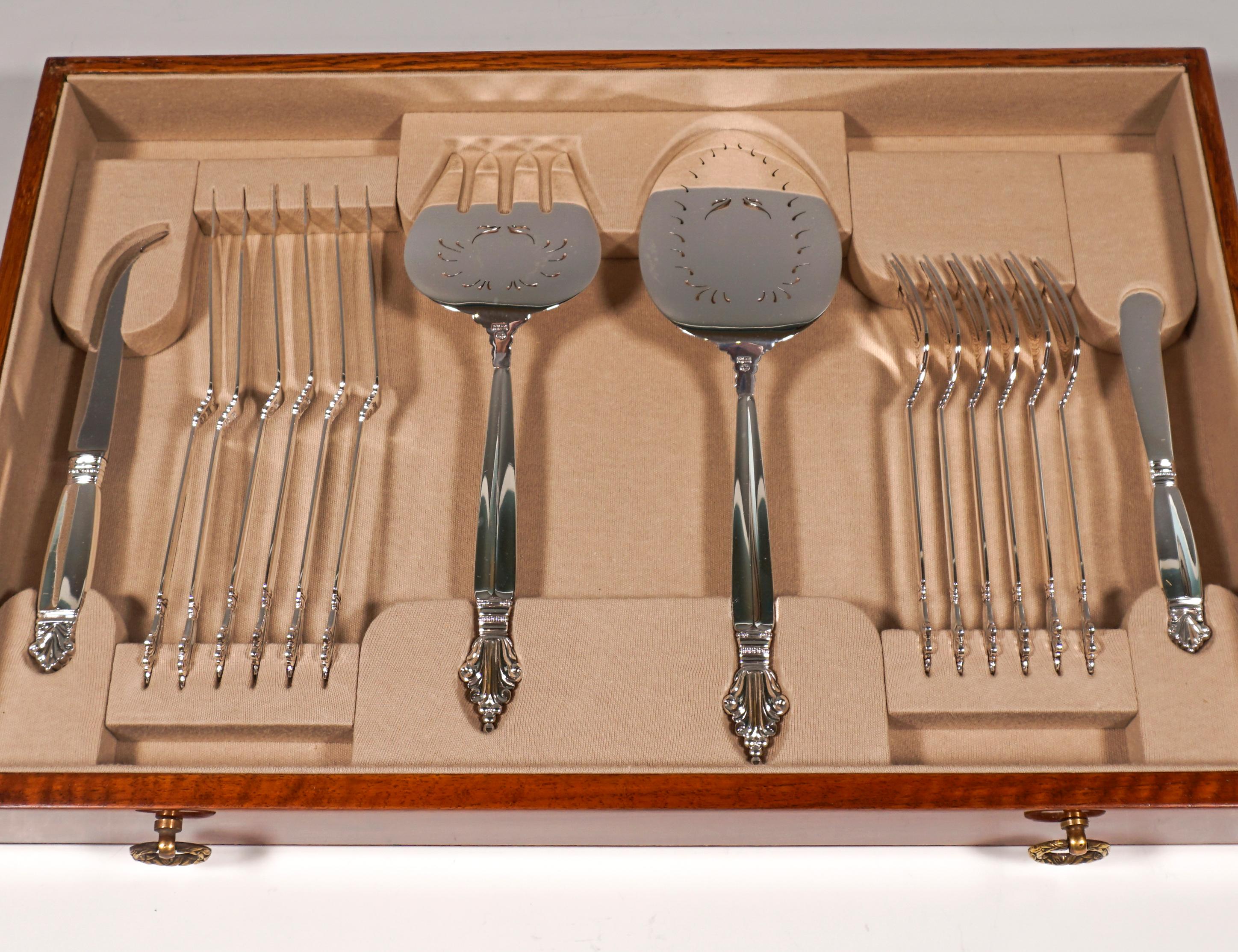 Georg Jensen  Silver Cutlery Set Acanthus in Showcase, Design Johan Rohde c 1945 2