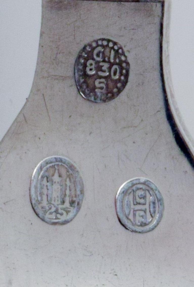 Début du 20ème siècle Georg Jensen perles Quatre fourchettes à viande froide en argent 830. Début 1915-1930 en vente