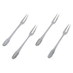 Georg Jensen Perlen. Vier kalte Fleischgabeln aus 830 Silber. Anfang 1915-1930