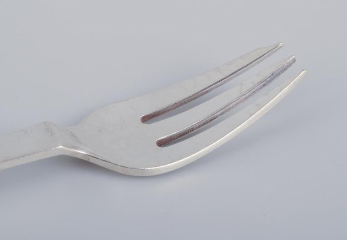 Sterling Silver Georg Jensen Beaded, nine cake forks in sterling silver. Hallmark: 1933–1944. For Sale