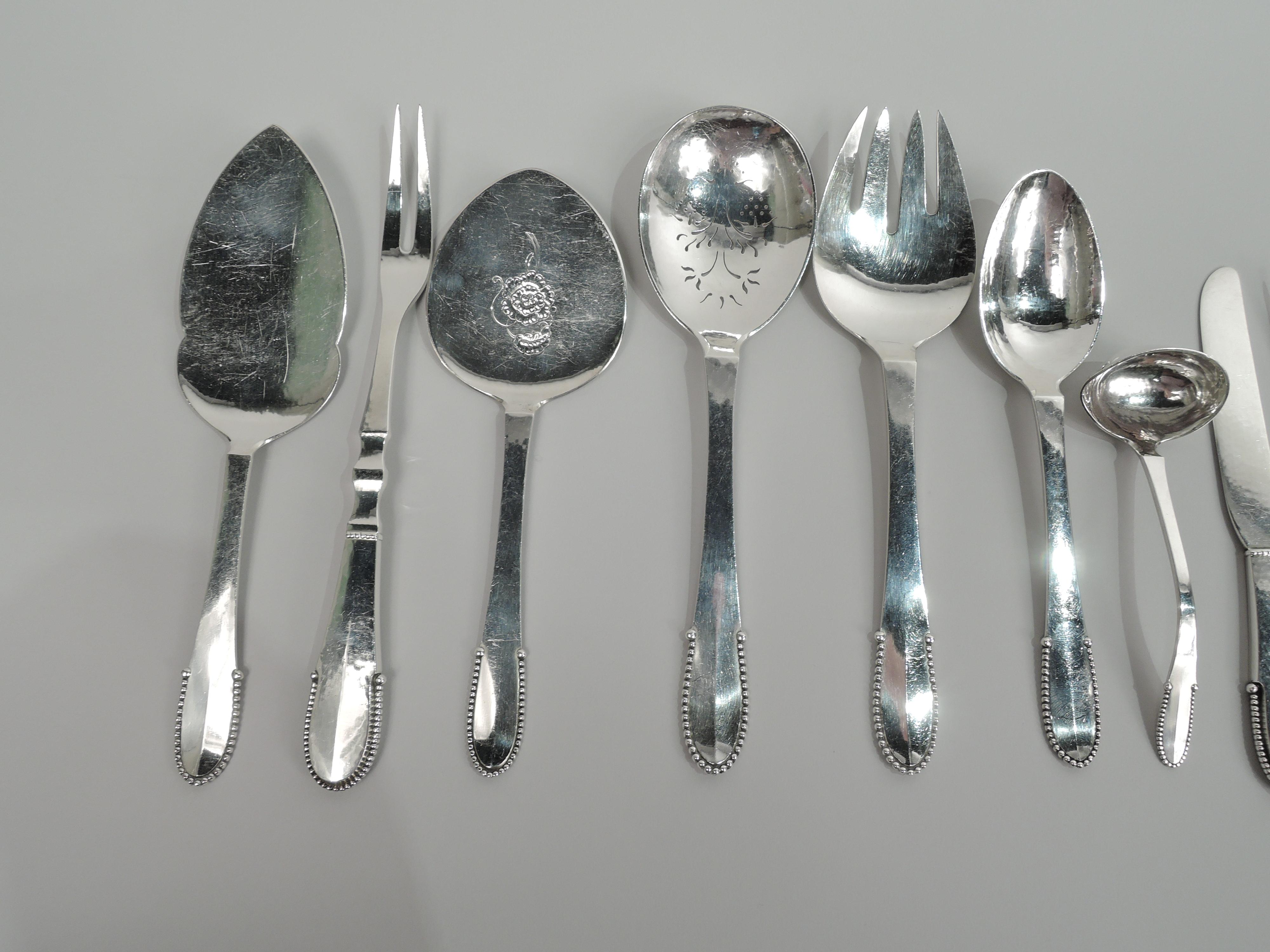 Georg Jensen - Ensemble de table et déjeuner en argent sterling perlé avec 157 pièces Bon état - En vente à New York, NY