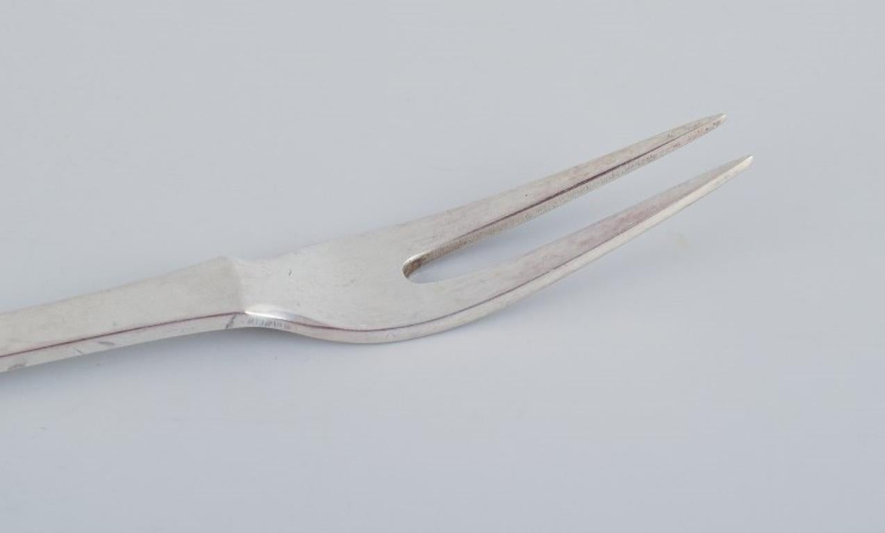 Georg Jensen Beaded. Two meat forks in 830 silver. 1915-1930 In Excellent Condition For Sale In Copenhagen, DK