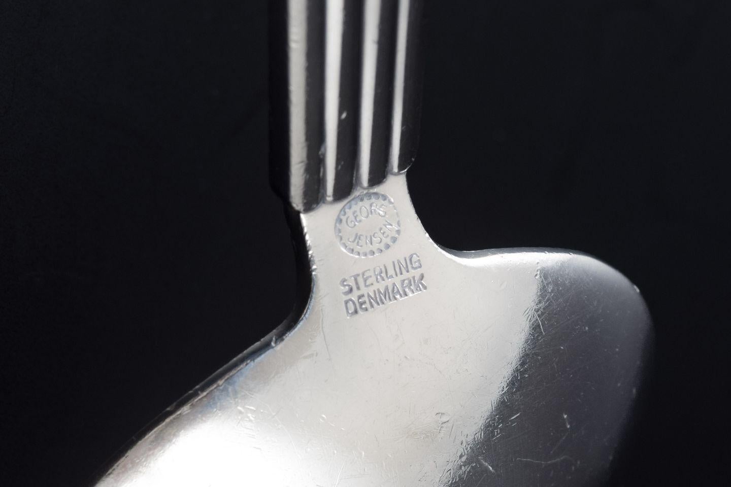 Georg Jensen, Bernadotte. Bouillon spoon in sterling silver. im Zustand „Gut“ im Angebot in København, Copenhagen