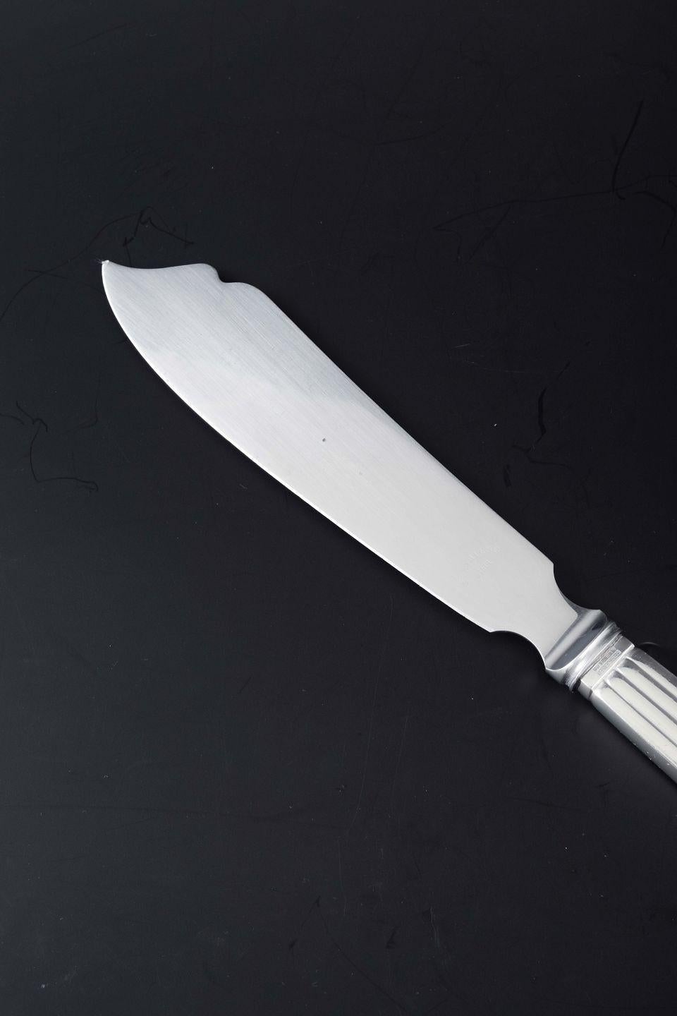 Danois Georg Jensen, Bernadotte. Couteau à gâteau en argent sterling et en acier inoxydable. en vente