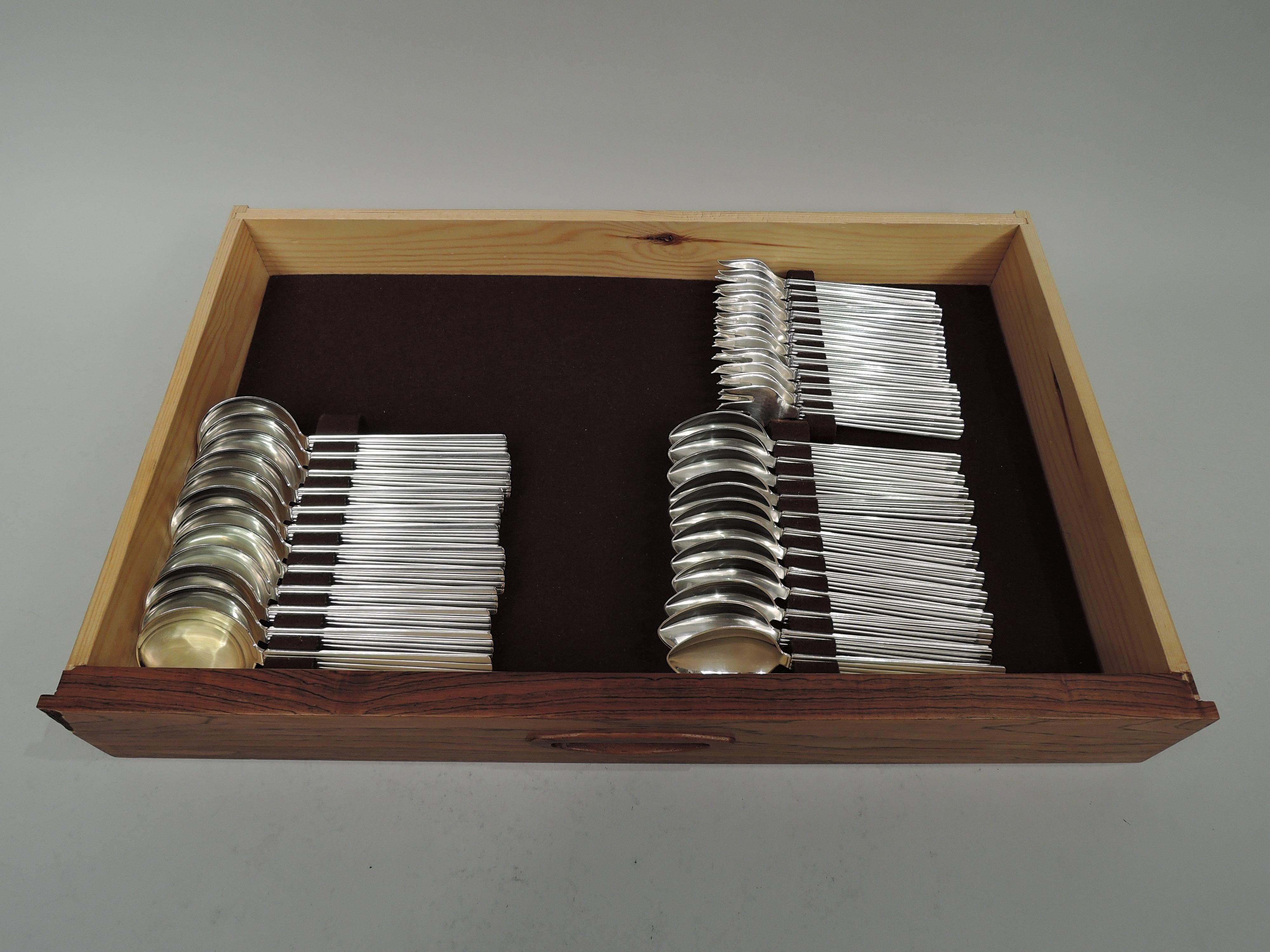 Georg Jensen Bernadotte Danish Dinner Set for 12 with 123 Pieces In Good Condition For Sale In New York, NY