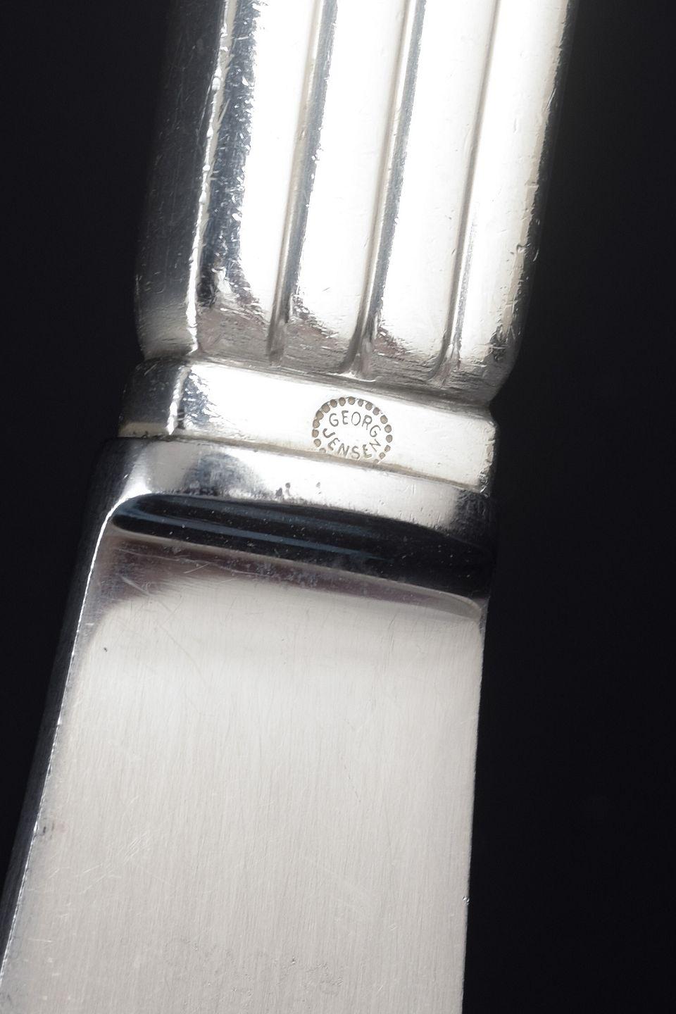 Georg Jensen. Bernadotte. Coltello da pranzo in argento sterling e acciaio inossidabile In condizioni buone in vendita a København, Copenhagen