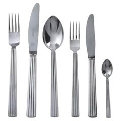 Service en argent sterling Bernadotte pour 12 personnes de Georg Jensen