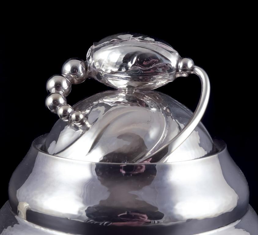 Georg Jensen. Cafetera Blossom de plata de ley con asa de hueso. Art Nouveau en venta