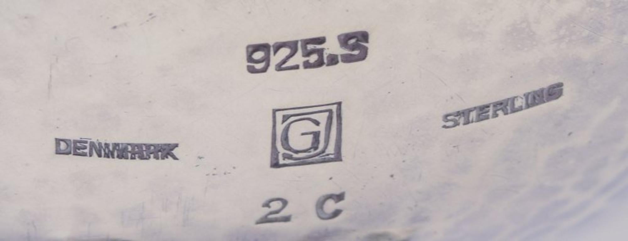 Georg Jensen. Cafetera Blossom de plata de ley con asa de hueso. mediados del siglo XX en venta