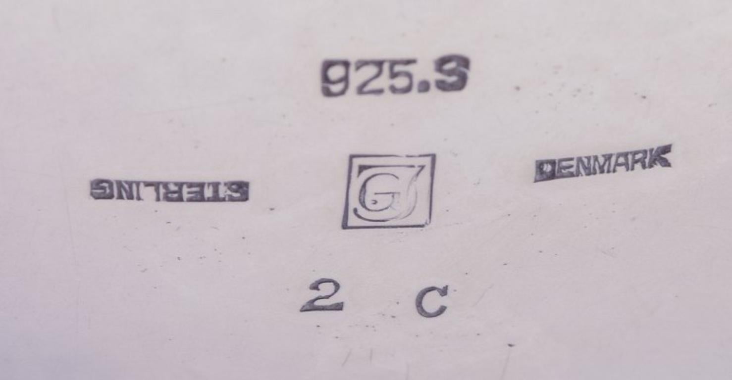 Georg Jensen. Cremera Blossom de plata de ley martillada a mano con asa de hueso. en Excelente estado para la venta en København, Copenhagen