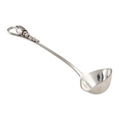 Georg Jensen Flor de plata de ley Cuchara para salsa 153