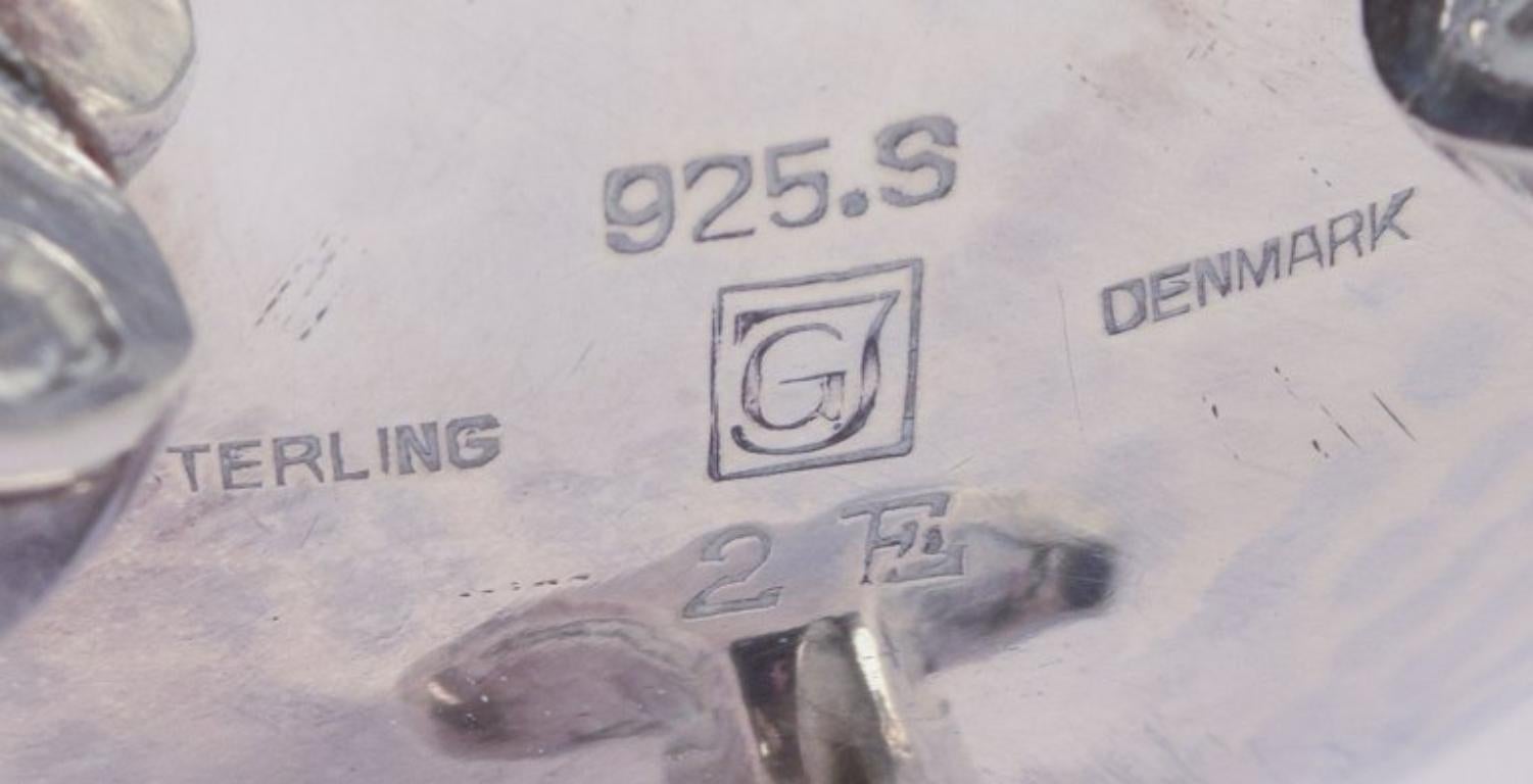 Georg Jensen. Azucarero Blossom de plata de ley martillada a mano. Martillado en venta