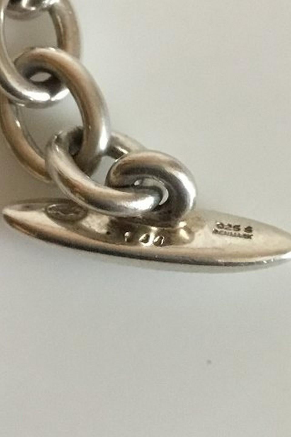 Georg Jensen Bracelet in Sterling Silver. Measures 18 cm / 7 3/32 in. Weighs 22.4 g / 0.79 oz.