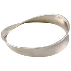 Bracelet Georg Jensen:: Vivianna Torun Bülow-Hübe en argent sterling