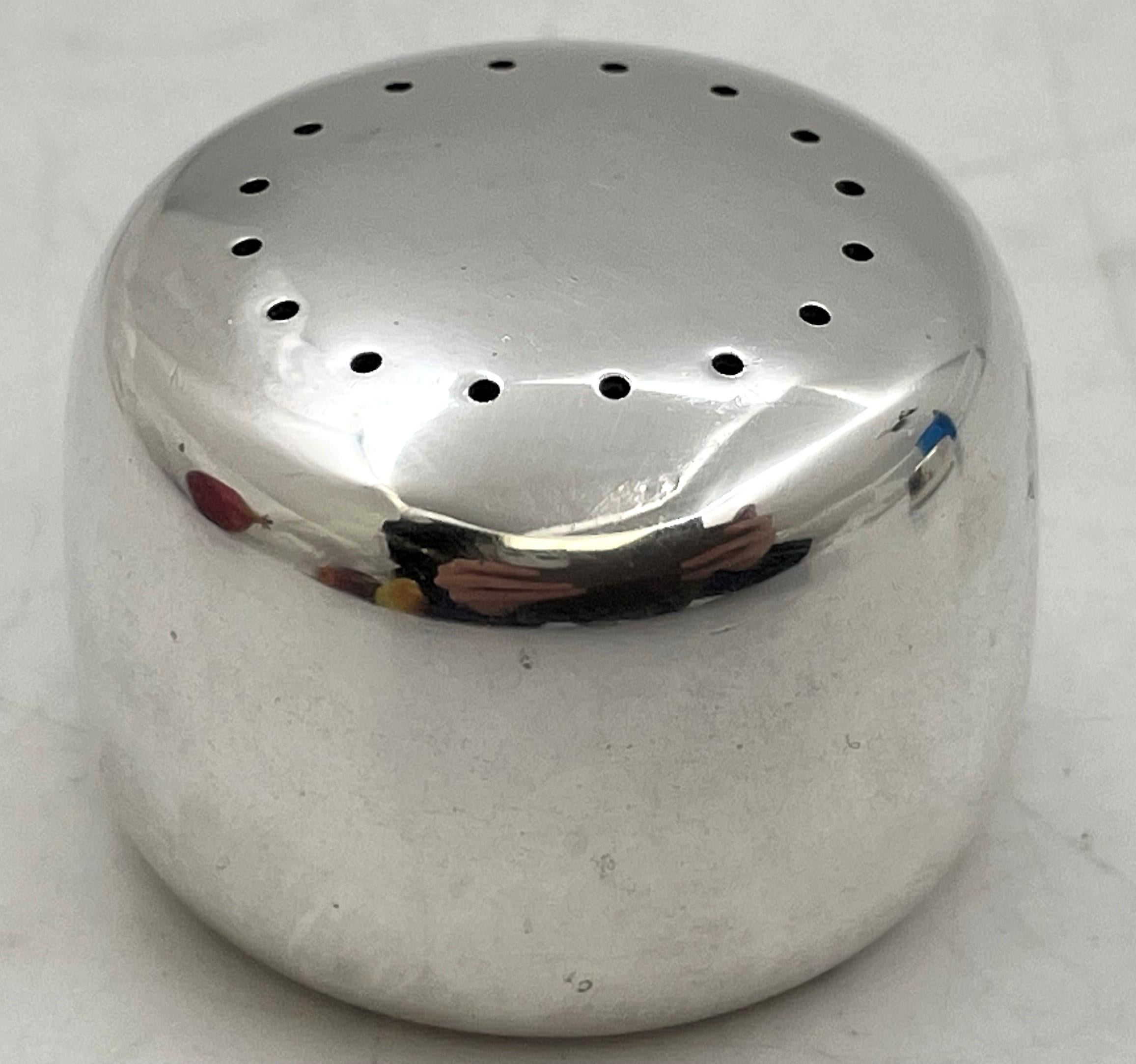 Georg Jensen by Koppel Pareja de saleros y pimenteros de plata de ley Mediados de siglo Danés en venta