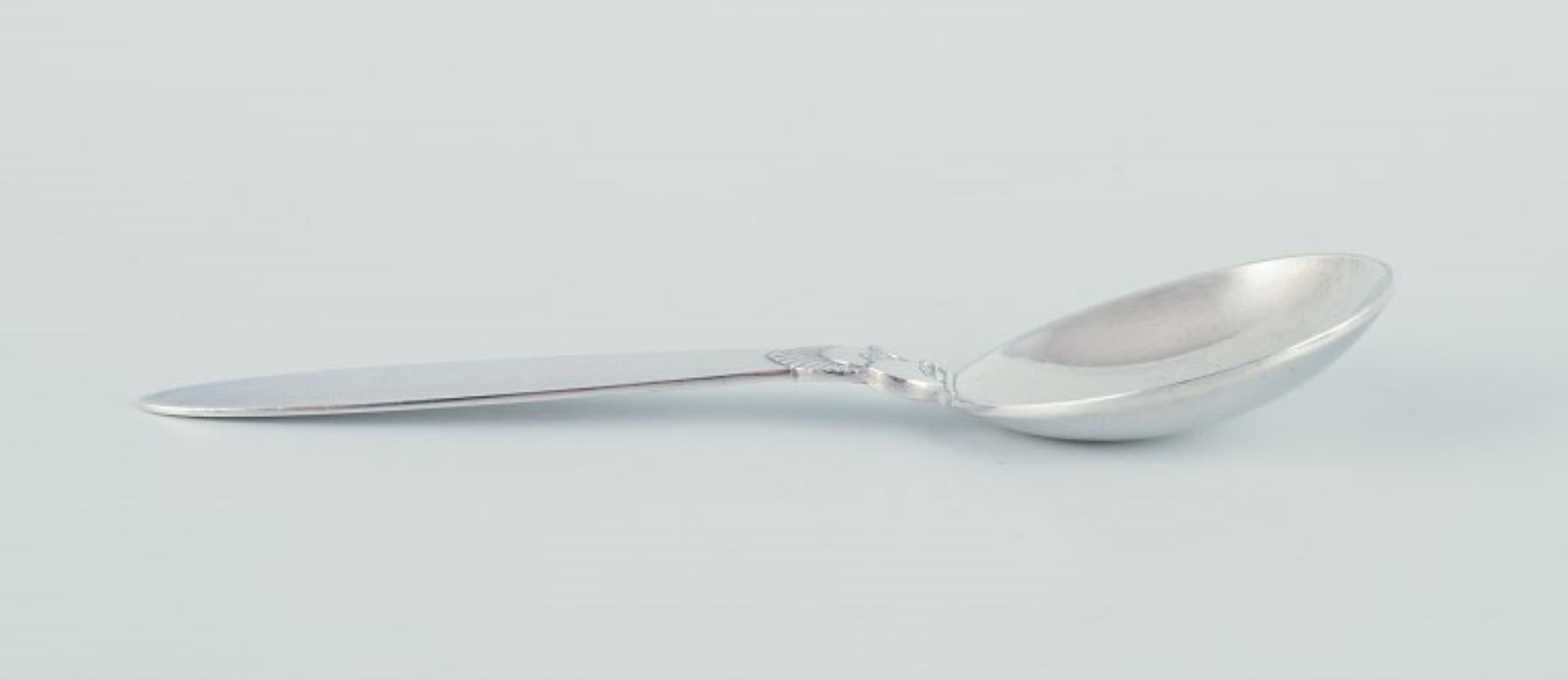 Georg Jensen Cactus. Jam spoon in sterling silver.
Hallmarked after 1944.
In perfect condition.
Dimensions: Length 13.5 cm.