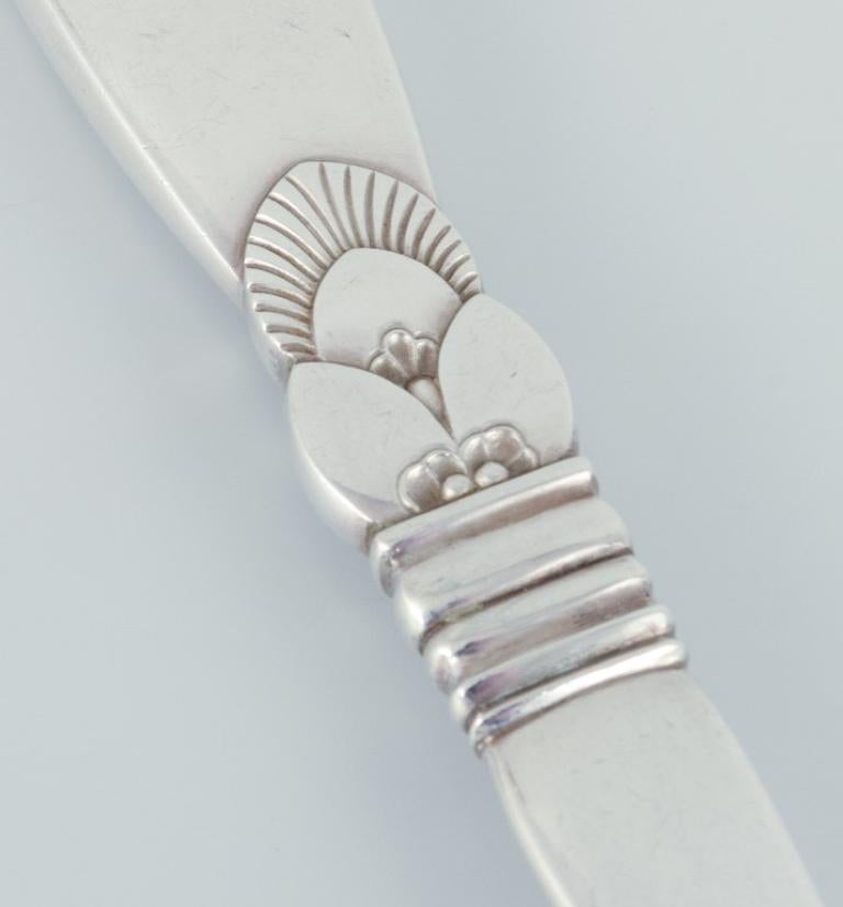 Georg Jensen Cactus. Long carving fork in all silver, sterling silver.  In Excellent Condition For Sale In Copenhagen, DK