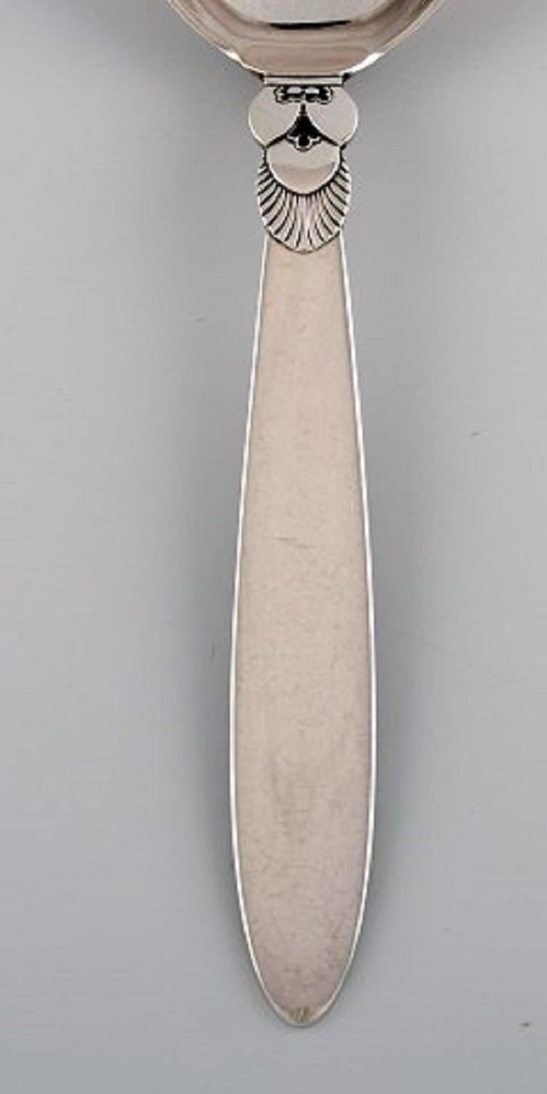 Georg Jensen cactus serving spoon in sterling silver.
Designer: Gundorph Albertus.
Measures: 20 cm.
Stamped.
In very good condition.