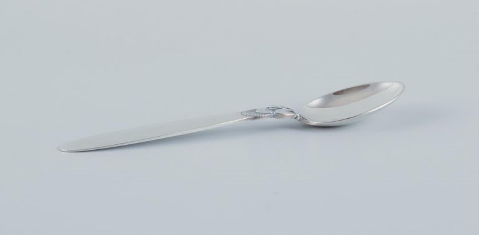 Georg Jensen, Cactus, a set of twelve sterling silver coffee spoons.
Stamped with the hallmark from 1933-1944.
In excellent condition.
Dimensions: L 10.6 cm.
