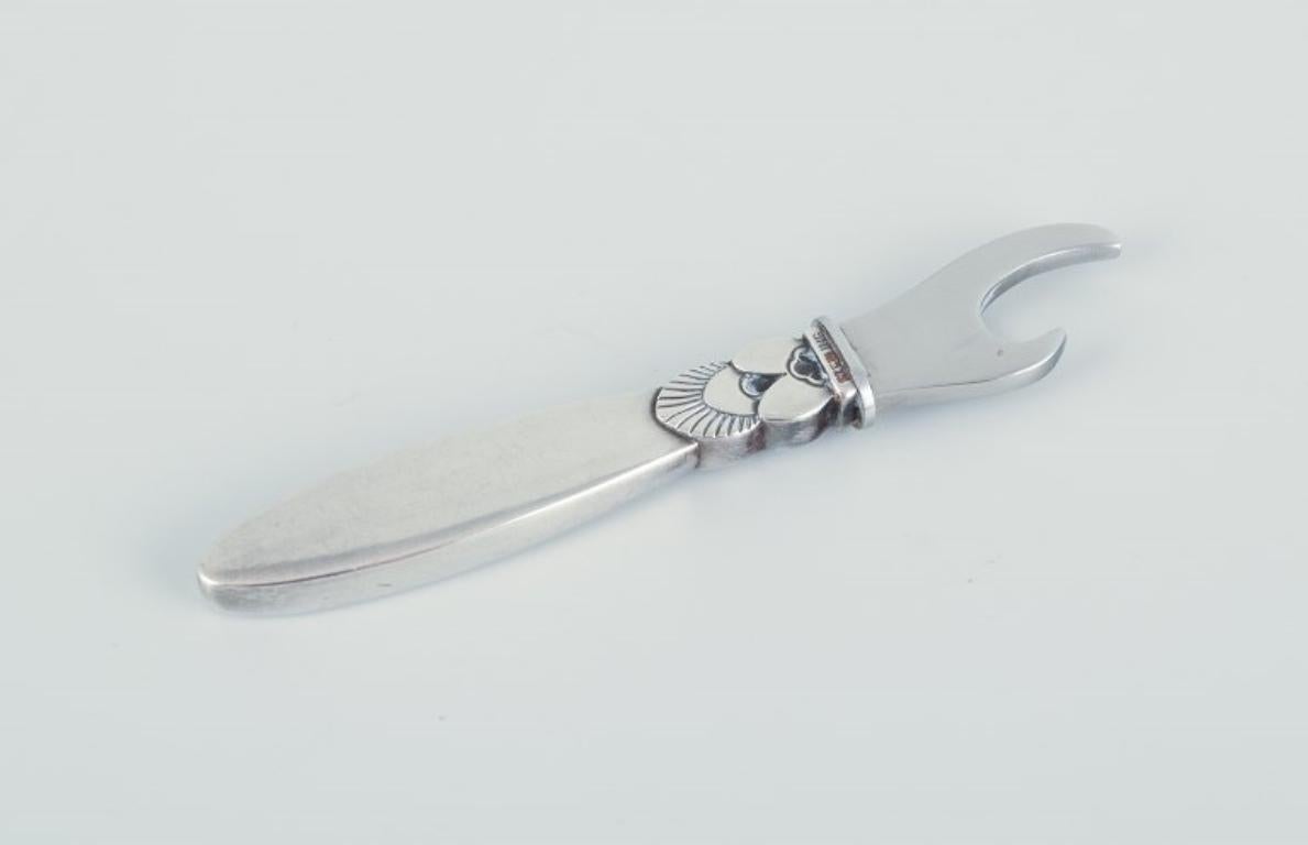 Georg Jensen Cactus. Small serving spoon in sterling silver.
Hallmarked 1945-1951.
In perfect condition.
Dimensions: Length 16.7 cm.