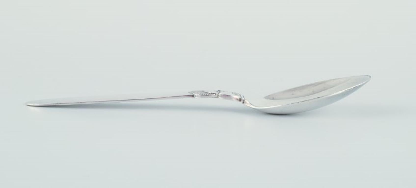 Georg Jensen Cactus. A teaspoon in sterling silver.
Hallmarked after 1944.
In perfect condition.
Dimensions: Length 15.0 cm.