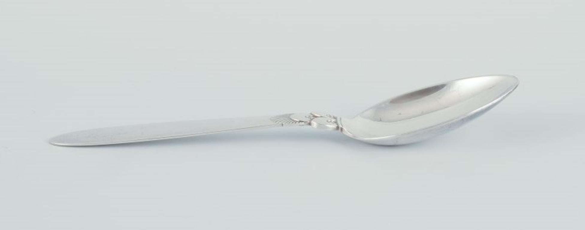 Art Déco Cactus di Georg Jensen. Due cucchiai da dessert in argento sterling. in vendita