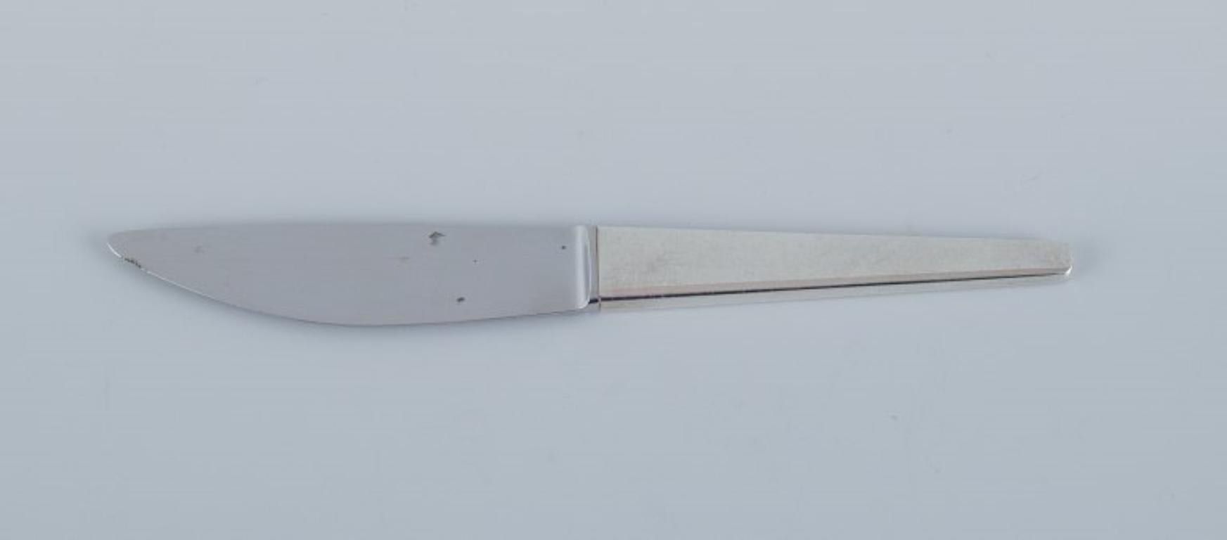 Scandinavian Modern Georg Jensen, Caravel, two lunch knives in sterling silver. 