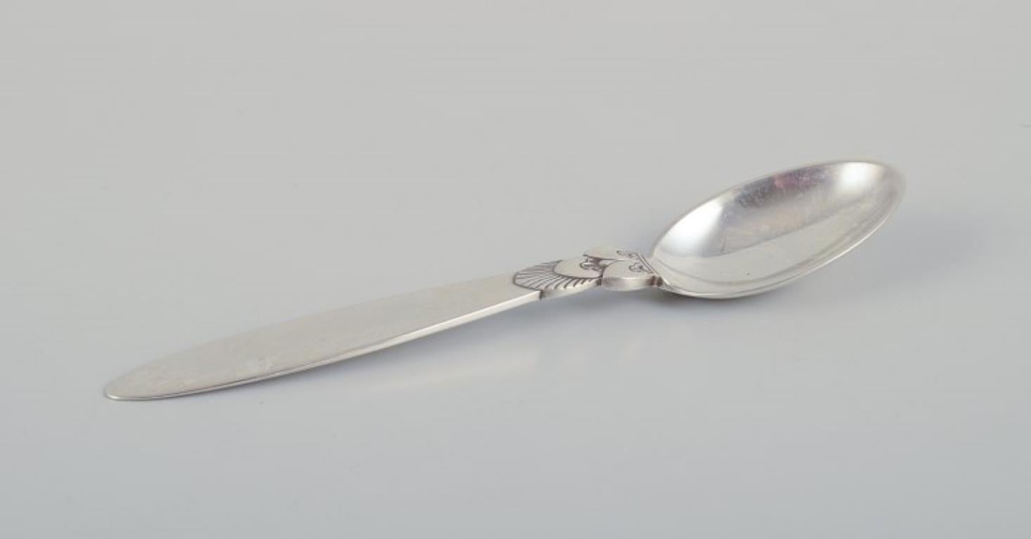 Argent Georg Jensen, Cohr, et autres Cinq cuillères à café et une cuillère à marmalade en vente